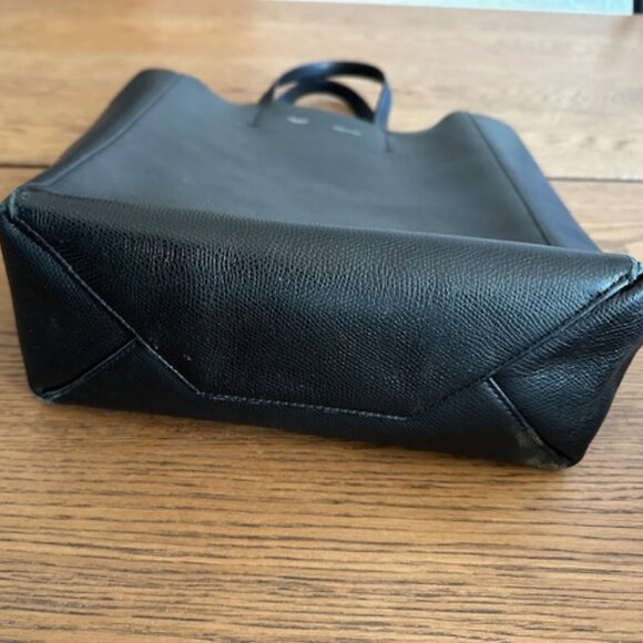 Celine Vertical Tote - Picture 5 of 6